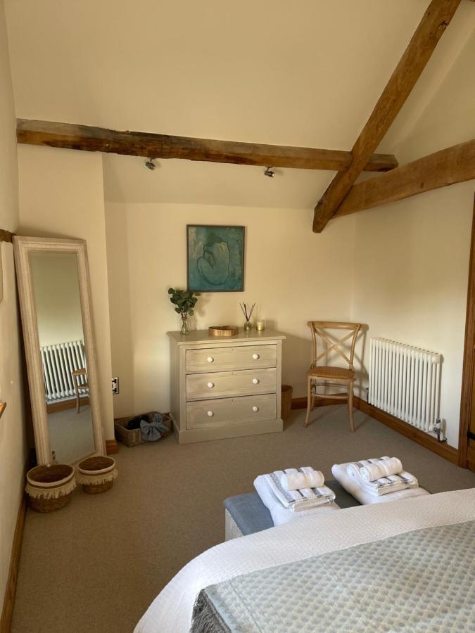 The Cider Barn - Spacious First Floor Apartment Set Within Barn Conversion Cheltenham Exterior foto